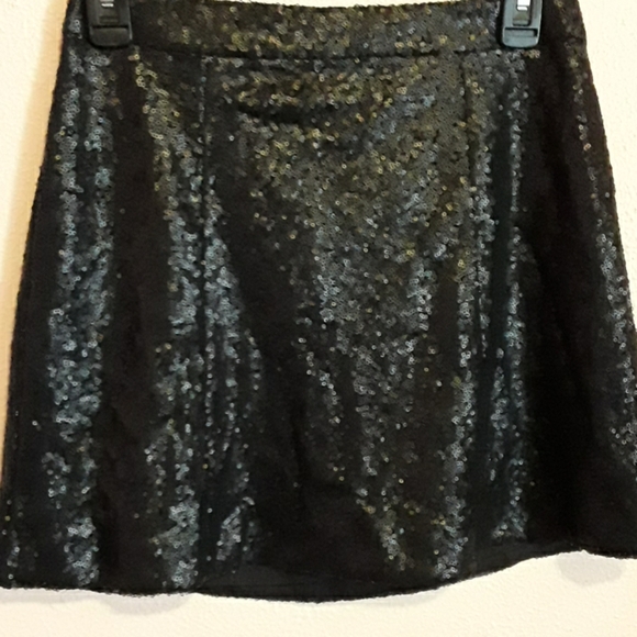 Black sequin skirt - Picture 2 of 3
